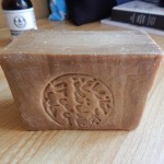 アレッポのオリーブオイル石鹸を使ってみた！感想や切り方・使い方