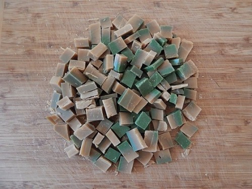 Turn Aleppo Bar Soap Into Liquid2