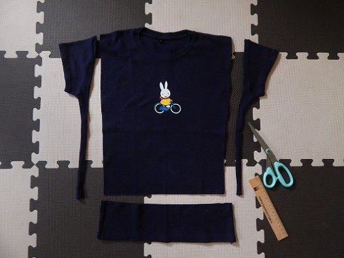 Make A Cooler Bag From A Tshirt2