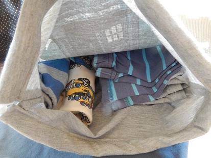 Make A Drawstring Bag From A Tshirt11