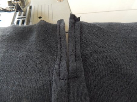 Make A Drawstring Bag From A Tshirt17