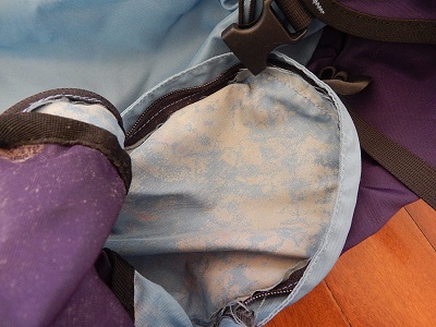 Wash And Clean A Backpack19