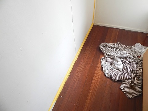 Old House DIY Painting Kids Room6