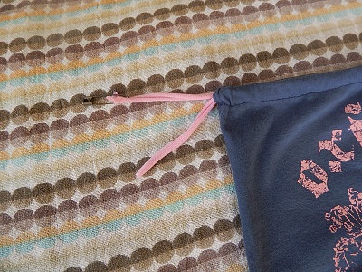 How To Thread A Drawstring19