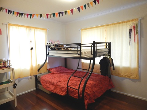 DIY Curtain With Pockets1