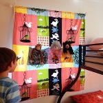 かわいくて便利！子供部屋にウォールポケット風手作りカーテン