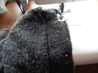 make-a-snood-from-a-sweater23