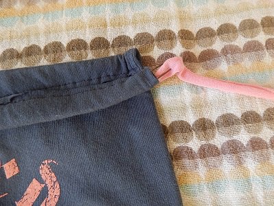 How To Thread A Drawstring15